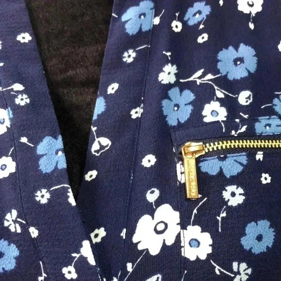 Michael Kors V-neck,zipper detail chest pockets,,long adjustable sleeve,floral - Picture 2 of 11